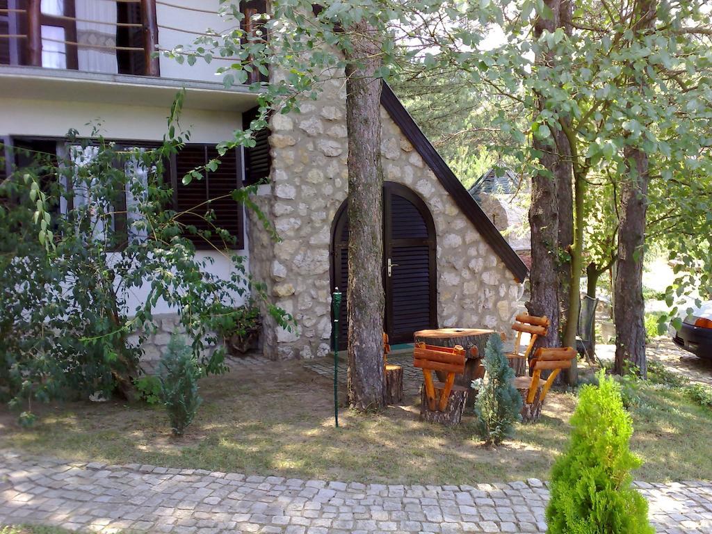 Guesthouse Bajka Vinci Екстер'єр фото